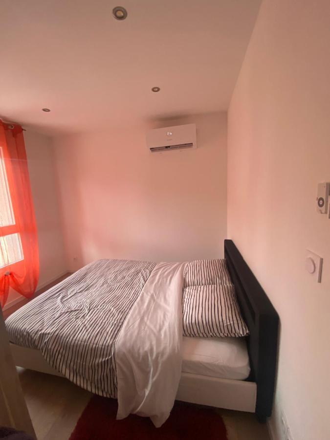Chasse-sur-Rhône Petit Chateau מראה חיצוני תמונה